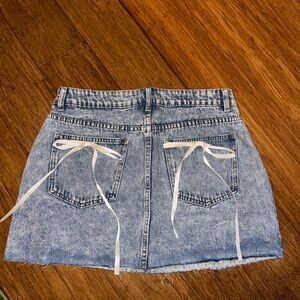 Ribbon bow denim skirt